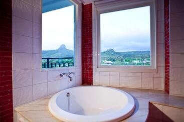 تختخواب و صبحانه Millennium Inn