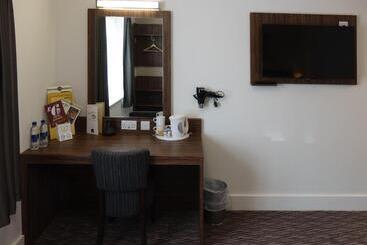هتل Fallow Field, Telford By Marston's Inns