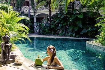 هتل Ok Divers Resort & Spa