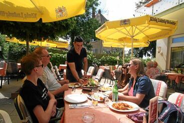 هتل Restaurant Axion