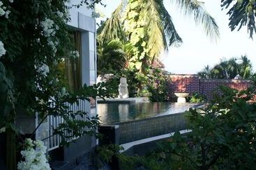 هتل Villa Buah