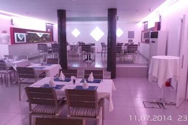 Neptune Hotel Apartments Paphos
