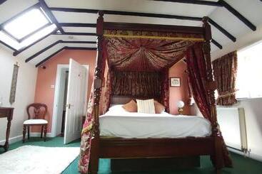 The Old Priory B&b