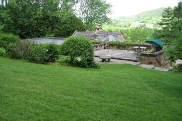 تختخواب و صبحانه Gardeners Cottage B And B