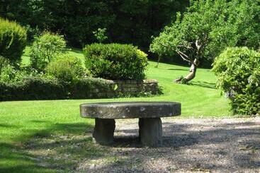 تختخواب و صبحانه Gardeners Cottage B And B
