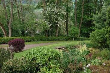 تختخواب و صبحانه Gardeners Cottage B And B