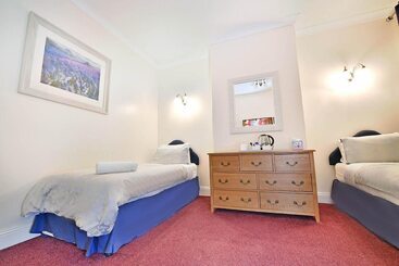 تختخواب و صبحانه Linhill Guest House