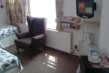 تختخواب و صبحانه Overnight Stays Stockport