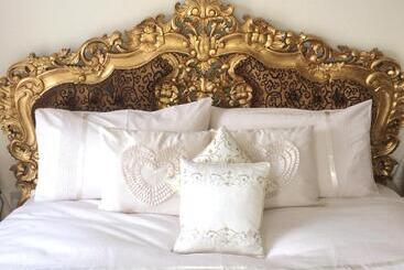 تختخواب و صبحانه Rowan Park Lodge