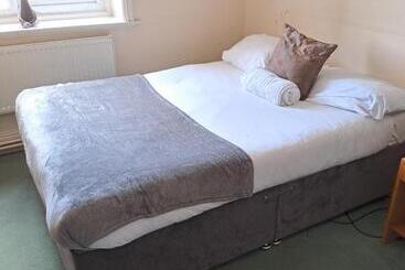 تختخواب و صبحانه Sheridans Budget Accomodation