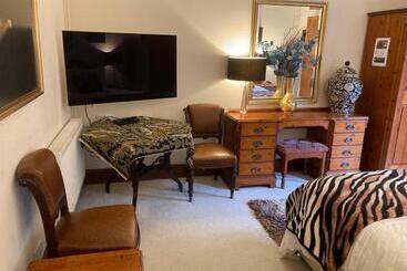 تختخواب و صبحانه The Lodge At Ruddington