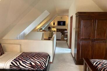 تختخواب و صبحانه The Lodge At Ruddington