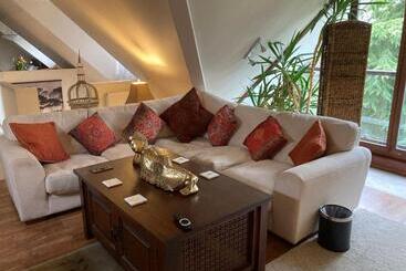 تختخواب و صبحانه The Lodge At Ruddington