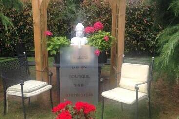 تختخواب و صبحانه The Lodge At Ruddington