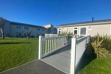 Croyde Bay Hotel Or Self Catering