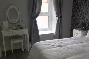 Fiddlestone Bar And B&b