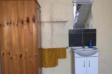 هتل Brafferton Guest House