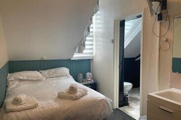 هتل South Dene