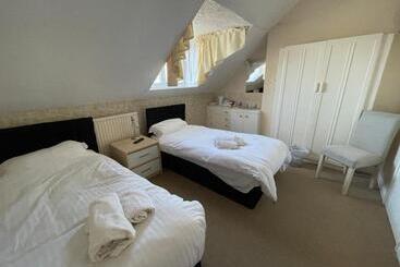 هتل South Dene