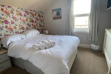 هتل South Dene