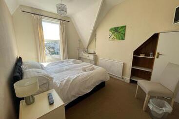 هتل South Dene