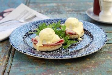 فندق The Golden Lion Wetherspoon