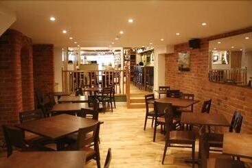 The Peppermill Town House Hotel & Restaurant