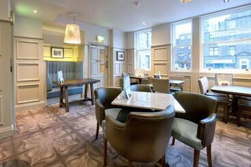 هتل The Saltoun Inn