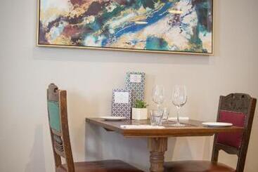 هتل The Townhouse