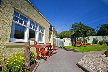 هتل West End Guest House