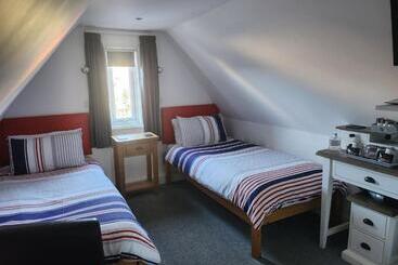 South Beach B & B
