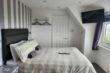 South Beach B & B