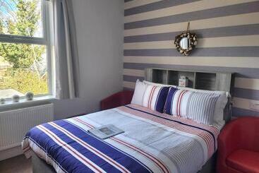 South Beach B & B