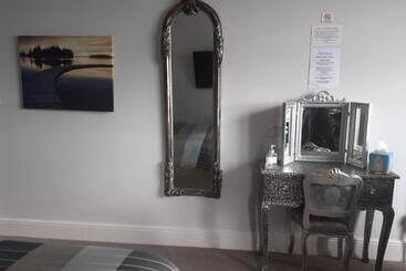 South Beach B & B