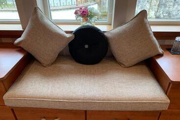 Ayrs And Graces   Luxury Bed And Breakfast