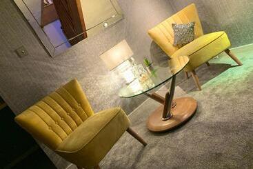 Ayrs And Graces   Luxury Bed And Breakfast