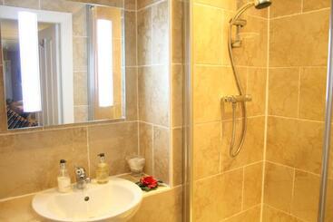 Ayrs And Graces   Luxury Bed And Breakfast