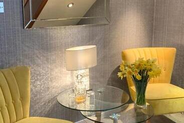 Ayrs And Graces   Luxury Bed And Breakfast