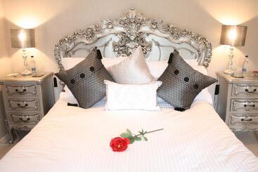 Ayrs And Graces   Luxury Bed And Breakfast