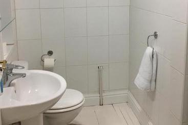 مبيت وإفطار Circle Guest House Bed Only