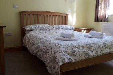 تختخواب و صبحانه Courtbrook Farm