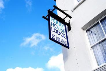 تختخواب و صبحانه Ferry House Lodge