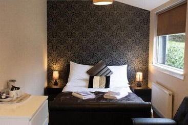 تختخواب و صبحانه Lochside Guest House