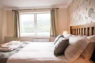 تختخواب و صبحانه Lochside Guest House