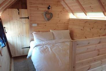 تختخواب و صبحانه The Croft