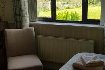 تختخواب و صبحانه Willowbank House