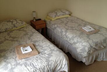 Hampton Hotel & Restaurant