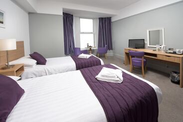 هتل The Waverley Castle