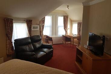 Welbeck Hotel & Apartments