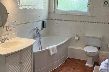 Welbeck Hotel & Apartments